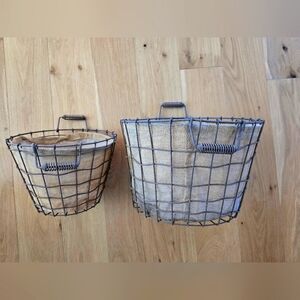 Burlap and plastic lined rusti metal  baskets with drain hole (2 included)